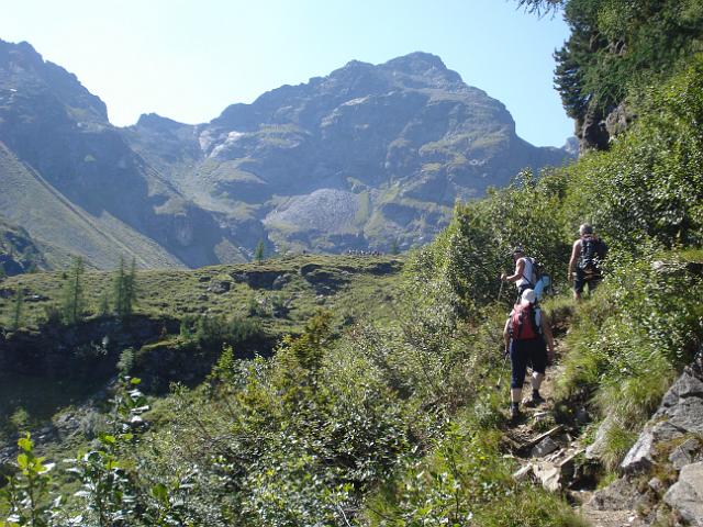 59   Weg zum Mooralmsee im Hintergrund der Hoechstein 2543 m.JPG